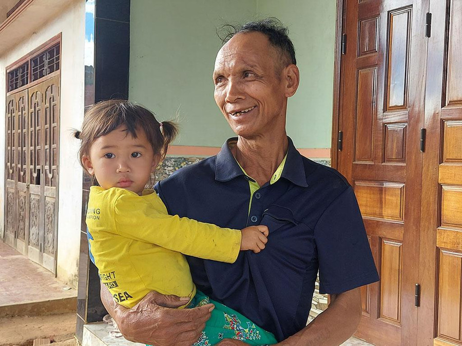 Kể từ ngày nhập tịch, con cháu của ông Un Kei đã được đăng ký khai sinh. Ảnh: Đức Nhật