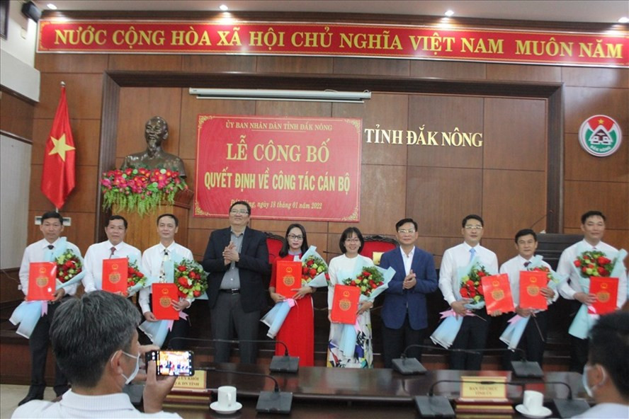 Quang cảnh buổi công bố quyết định về công tác cán bộ của UBND tỉnh Đắk Nông. Ảnh: LD Quang cảnh buổi công bố quyết định về công tác cán bộ của UBND tỉnh Đắk Nông. Ảnh: LD