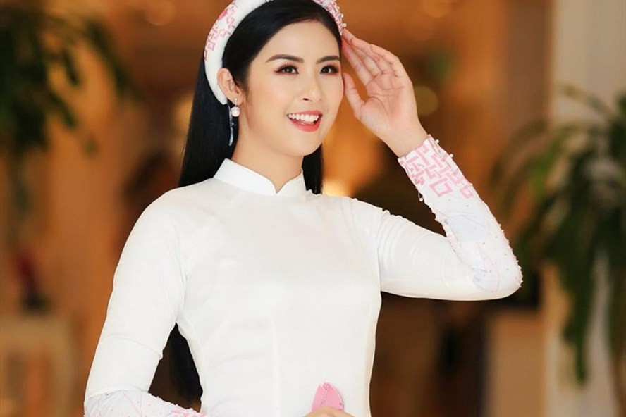Áo dài là trang phục truyền thống được phụ nữ Việt Nam lựa chọn mặc vào mỗi dịp Tết đến xuân về. Ảnh: T. L