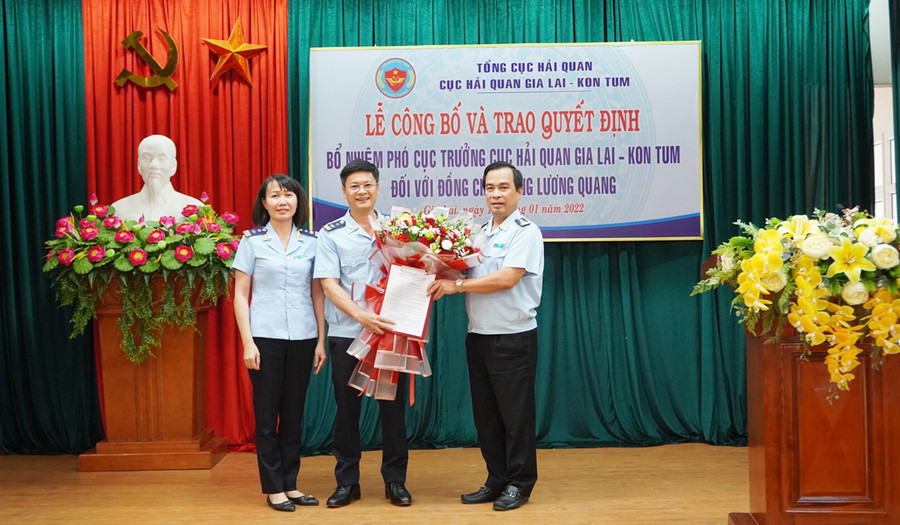  Ông Hoàng Lương Quang được bổ nhiệm làm Phó Cục trưởng Cục Hải quan Gia Lai-Kon Tum. Ảnh: Hà Duy
