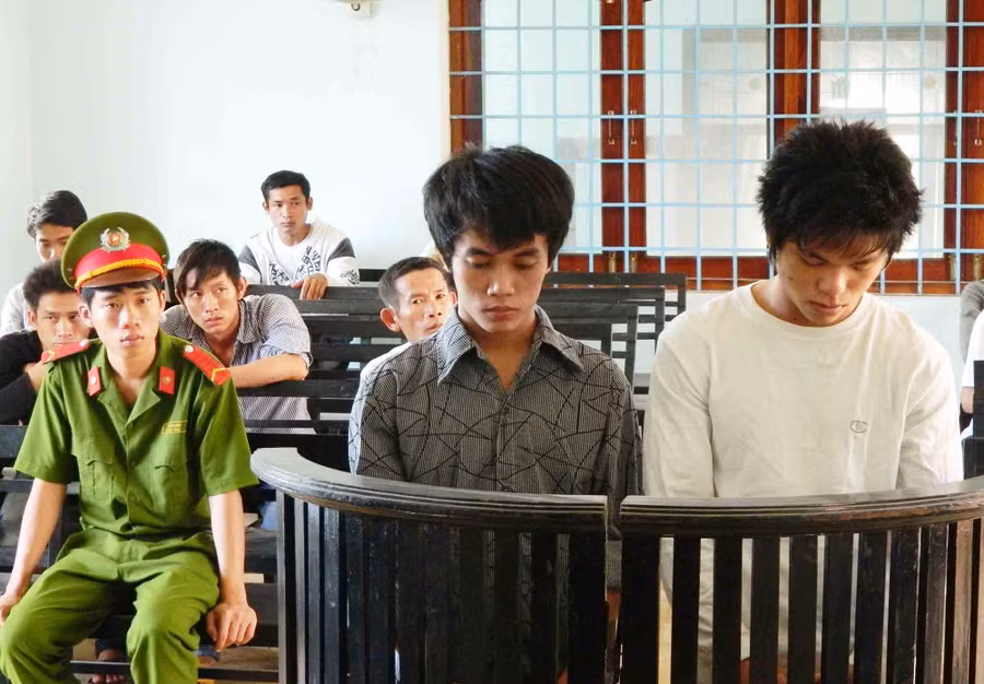 Các bị cáo tại phiên tòa. Ảnh: Văn Tố