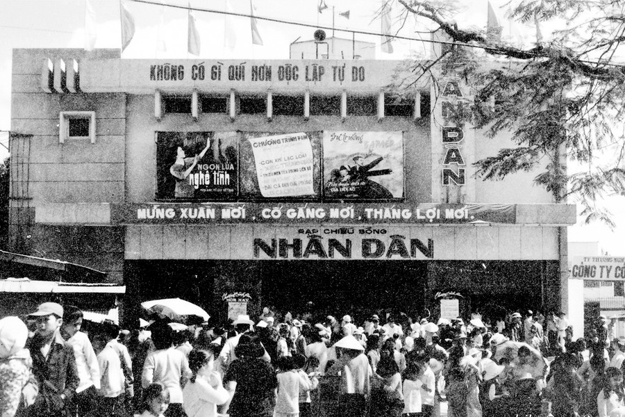 Nhà sách nhân dân.