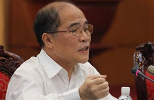 Chủ tịch Quốc hội Nguyễn Sinh Hùng. Chủ tịch Quốc hội Nguyễn Sinh Hùng.