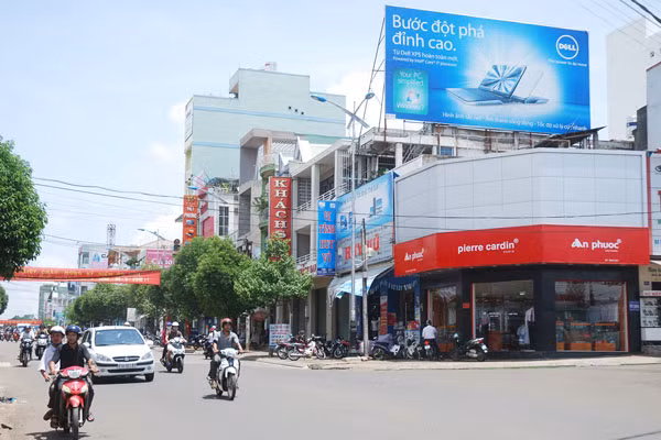 Một góc đường Hùng Vương trước kia là đường Hoàng Diệu..