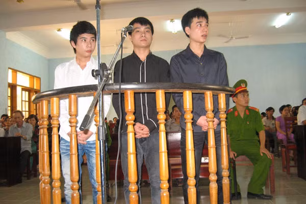 Các bị cáo tại phiên tòa. Ảnh: Trần Hằng