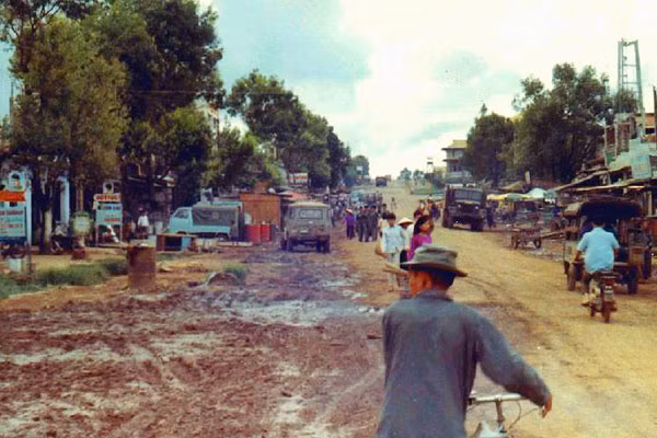 Đường Hai Bà Trưng xưa.