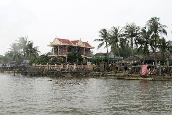 Người dân ở vùng ven đầm phá Tam Giang, Thừa Thiên Huế sẽ được hưởng lợi từ dự án này. Ảnh : Ngọc Thanh