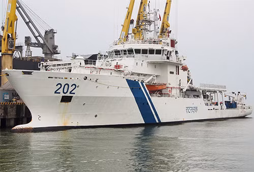 Tàu của Lực lượng bảo vệ bờ biển Ấn Độ cập cảng Tiên Sa sáng 14-10.