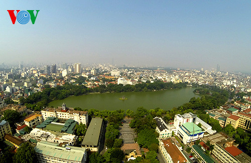 Hồ Gươm, trái tim của Hà Nội nhìn từ trên cao. Hồ Gươm, trái tim của Hà Nội nhìn từ trên cao.