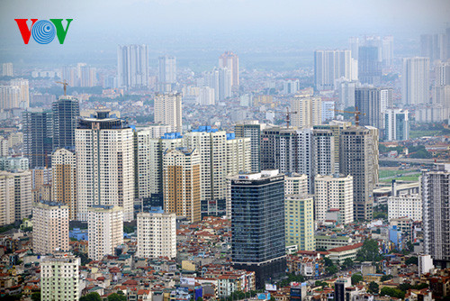 Vóc dáng của một thành phố hiện đại với nhiều nhà cao tầng ở phía Tây trên địa bàn quận mới Nam Từ Liêm. Vóc dáng của một thành phố hiện đại với nhiều nhà cao tầng ở phía Tây trên địa bàn quận mới Nam Từ Liêm.