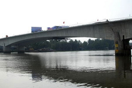 Hợp long cầu Phú Long nối TP.HCM và Bình Dương ảnh 1 Cầu Phú Long chính thức được hợp long.