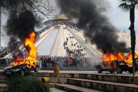 Biểu tình chống chính phủ tại Albania: 58 người thương vong ảnh 1