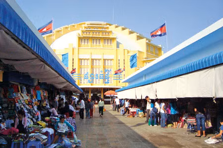 Chợ trung tâm ở Phnom Pênh. Ảnh: Bùi Quang Vinh