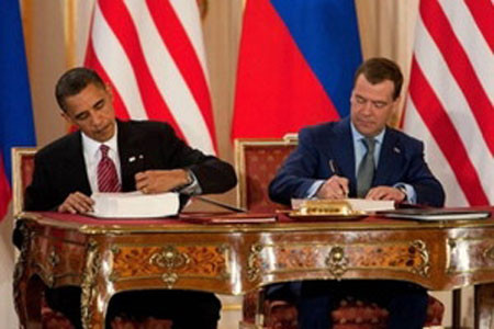Tổng thống Mỹ Obama và Tổng thống Nga Medvedev ký hiệp ước Start mới. 