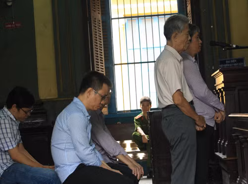  Các bị cáo tại tòa