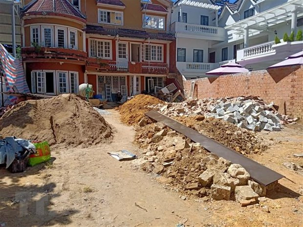 Hiện trường vụ nổ thùng phuy. (Ảnh: Đặng Tuấn/TTXVN)  Hiện trường vụ nổ thùng phuy. (Ảnh: Đặng Tuấn/TTXVN)