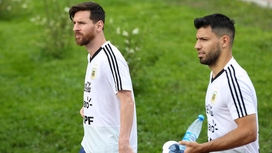 Messi và Aguero là đồng đội thân thiết ở ĐT Argentina