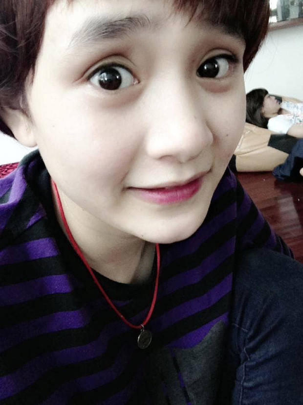 Trước đó, Hiền Hồ cũng gây bất ngờ khi chia sẻ hình ảnh lúc cô còn ngồi trên ghế nhà trường. 