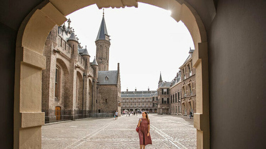 Hội trường Hiệp sĩ Gothic - nơi có ngai vàng và quốc vương phát biểu hàng năm. Ảnh: Shutterstock.