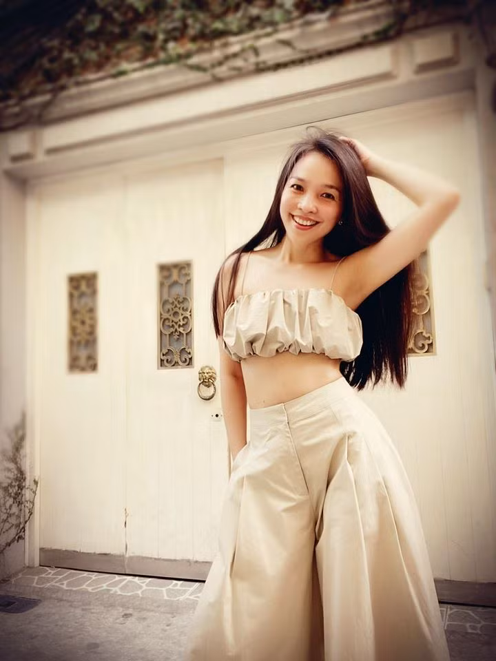 Ngoài diện mạo trẻ trung ở tuổi U40, Hiền Thục không ít lần gây sự chú ý với gu thời trang không thua kém dàn mỹ nhân trẻ đẹp của showbiz Việt.