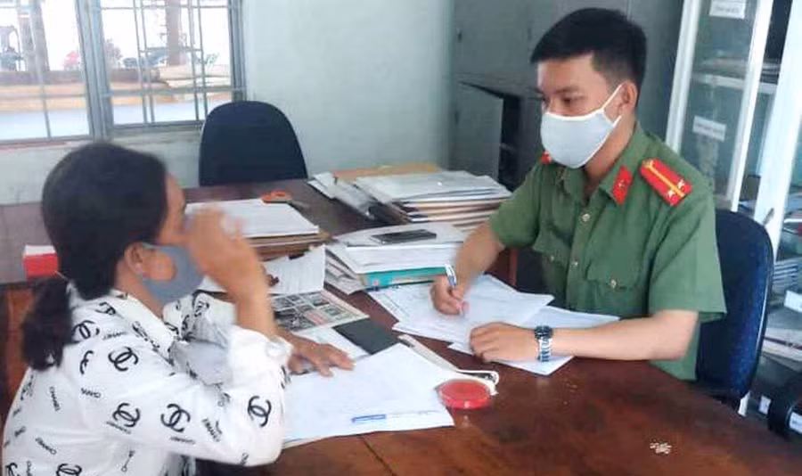 Công an huyện Chư Prông đã xử phạt chị C. 2,5 triệu đồng. Ảnh: Văn Ngọc 