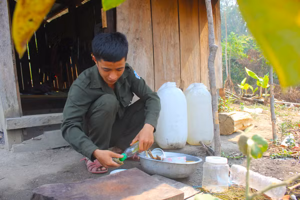 Lực lượng gác rừng trên chốt Tơ Nang gặp nhiều thiếu thốn. Ảnh: H.S