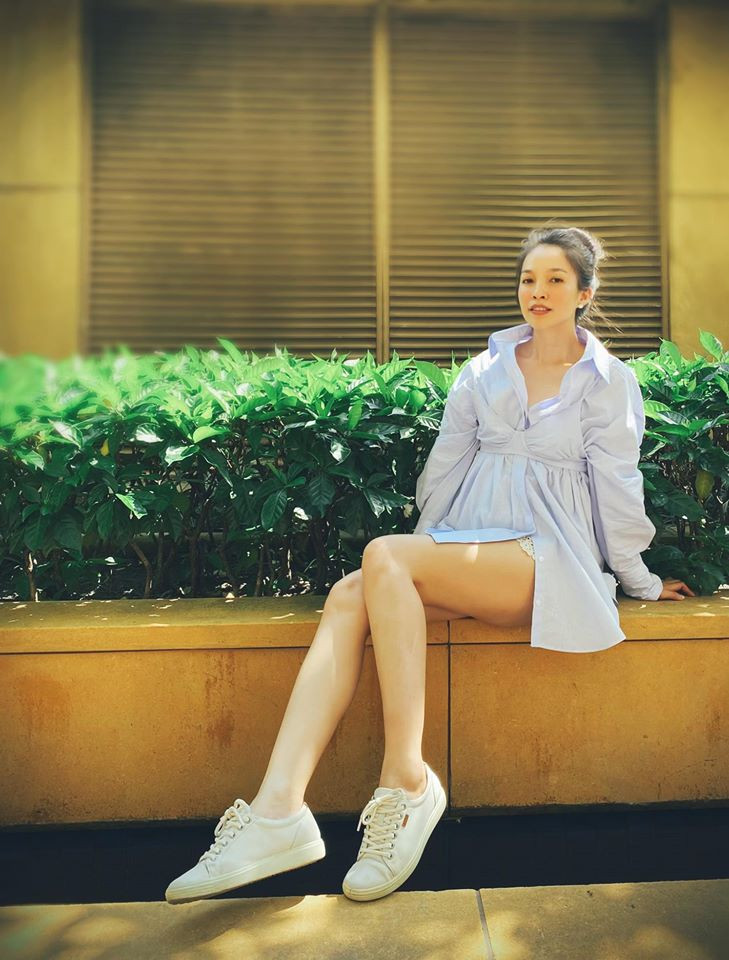 Mới đây, Hiền Thục đăng tải trên trang cá nhân loạt ảnh cô diện đồ theo phong cách thời trang 