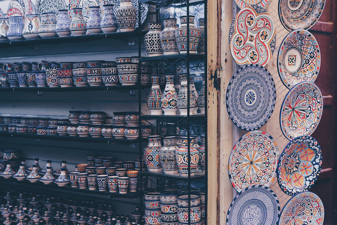 Đồ gốm với hoa văn xanh cobalt được chế tác tinh xảo