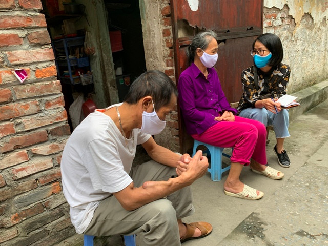 Người dân xóm chạy thận gặp nhiều khó khăn trong những ngày đại dịch.