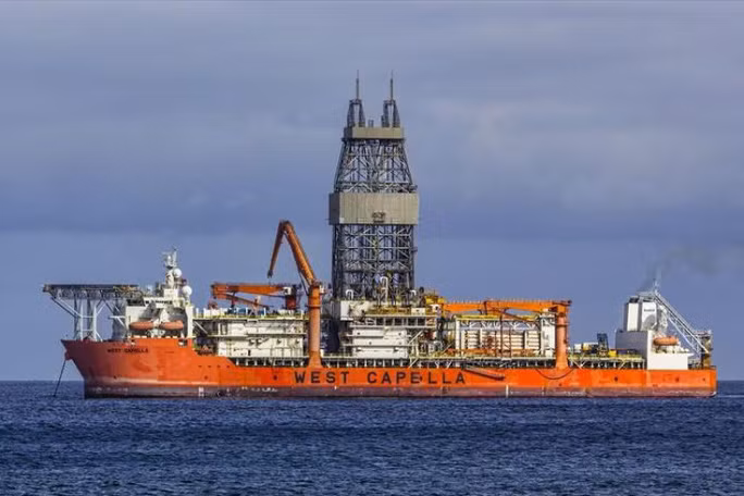 Tàu khai thác dầu West Capella của Công ty dầu khí Petronas (Malaysia) hoạt động ở biển Đông. Ảnh: MARINETRAFFIC.COM