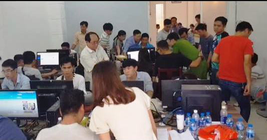 Cơ quan chức năng kiểm tra hoạt động của các công ty núp bóng vay app - Ảnh: Công an cung cấp Cơ quan chức năng kiểm tra hoạt động của các công ty núp bóng vay app - Ảnh: Công an cung cấp