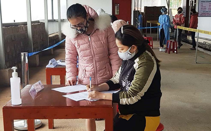 Khu vực đo thân nhiệt và khám sàng lọc dịch Covid-2019. Khu vực đo thân nhiệt và khám sàng lọc dịch Covid-2019.