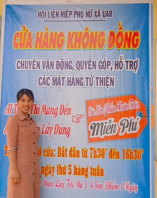  “Gian hàng 0 đồng” của Hội LHPN xã Uar (huyện Krông Pa). Ảnh: V.C