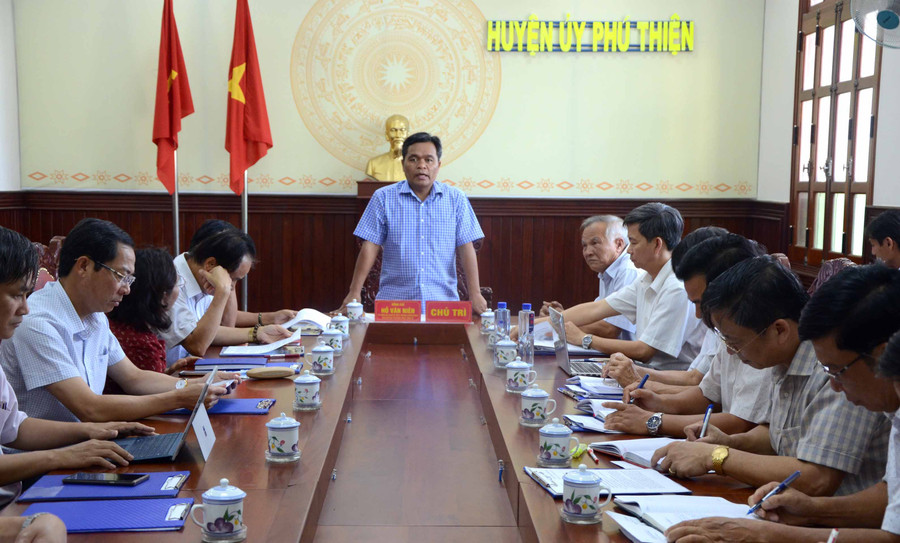 Phó Bí thư Tỉnh ủy Hồ Văn Niên phát biểu chỉ đạo. Ảnh: Đức Phương