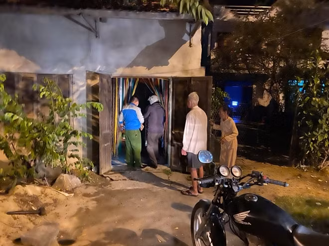 Hiện trường tiệm cắt tóc nơi chị Sương bị hung thủ dùng búa truy sát. 