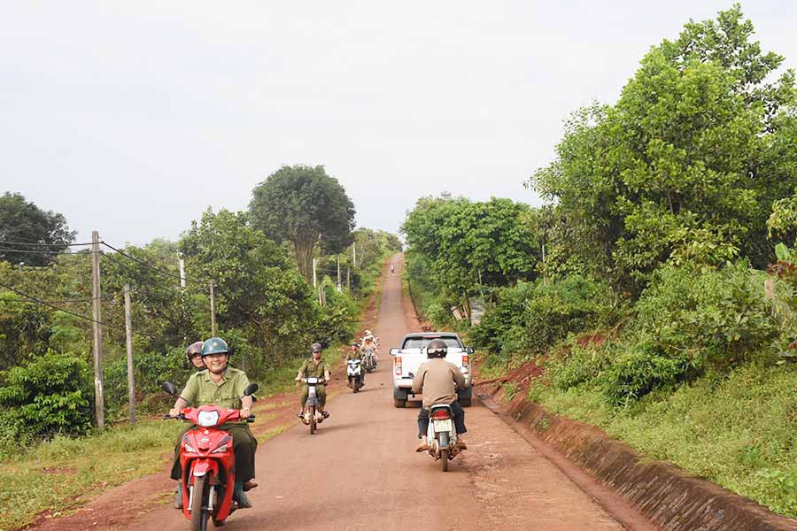 Hệ thống giao thông nông thôn của huyện Đức Cơ ngày càng hoàn thiện. Ảnh: Nguyễn Sang Hệ thống giao thông nông thôn của huyện Đức Cơ ngày càng hoàn thiện. Ảnh: Nguyễn Sang