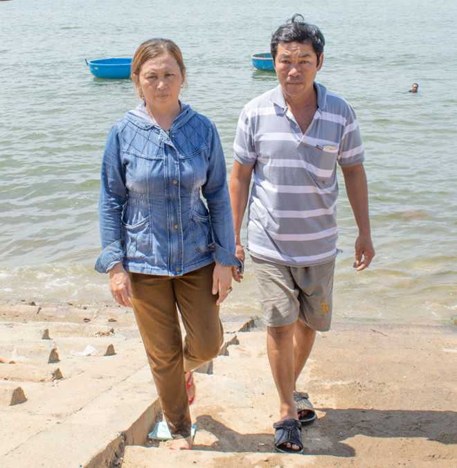 Vợ chồng ngư dân Lê Văn Năm, người đã đấu khẩu với lính Trung Quốc trên biển Hoàng Sa