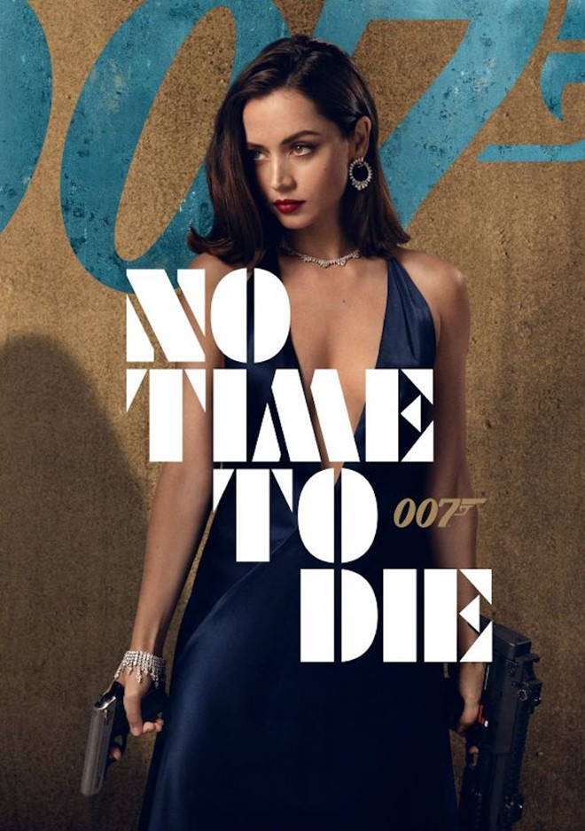 Trong năm 2020, Ana De Armas sở hữu hàng loạt dự án nổi bật, trong đó có vai trò Bond Girl trong phần phim mới của James Bond với tựa đề No time to die. Sao nữ sinh năm 1988 cho biết cô đã sốc khi đạo diễn Cary Fukunaga mời mình tham gia bộ phim bởi cô cảm thấy bản thân không xứng với chuẩn mực vẻ đẹp nên có của những Bond Girl. Tuy nhiên, mỹ nhân này sau đó đã bị thuyết phục bởi kịch bản và nhận lời tham gia tác phẩm. Ảnh: Universal