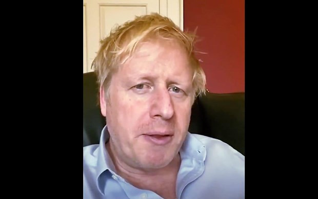 Thủ tướng Anh Boris Johnson trong thời gian cách ly tại nhà. (Ảnh: Washington Post)