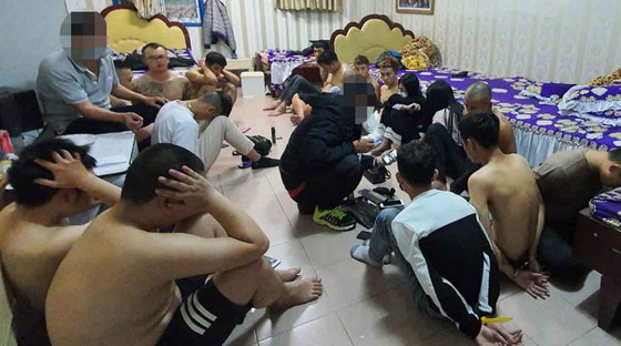 Nhóm thanh niên bị bắt quả tang khi đang sử dụng ma túy Nhóm thanh niên bị bắt quả tang khi đang sử dụng ma túy