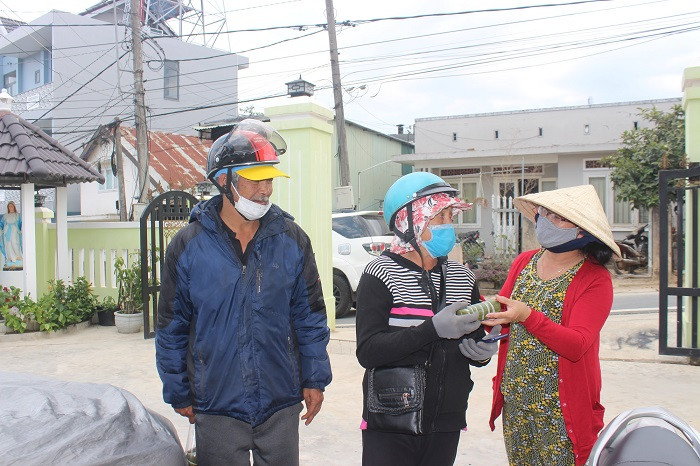 Dù vẫn còn khó khăn nhưng chị Thủy đã có nghĩa cử cao đẹp trong mùa dịch Covd-19.