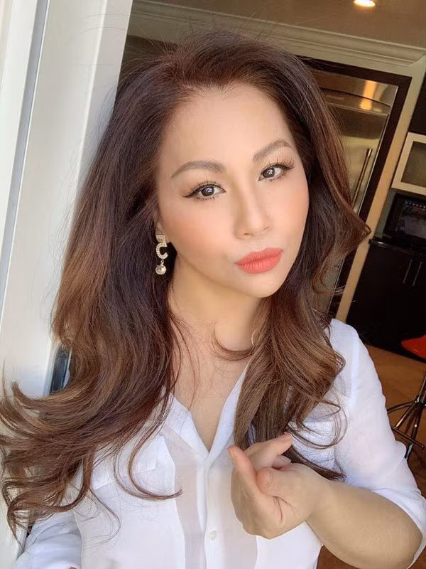 Minh Tuyết khẳng định bản thân không can thiệp dao kéo như nhiều người 