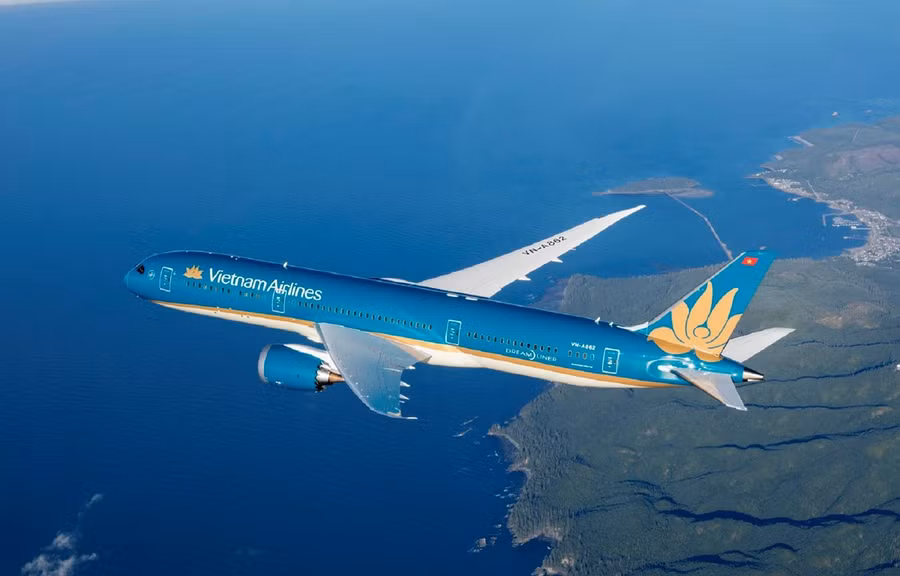Vietnam Airlines và Tập đoàn Vingroup đã chung tay dành tặng kỳ nghỉ đặc biệt dành cho đội ngũ y bác sĩ, điều dưỡng, nhân viên y tế trên tuyến đầu chống COVID-19. (Ảnh: CTV/Vietnam+)