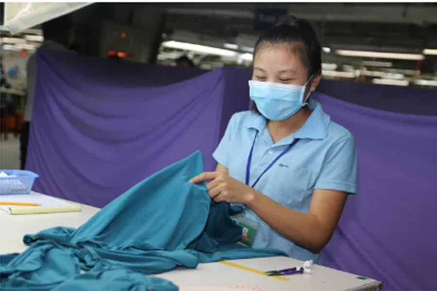  Lao động nữ sinh con hoặc NLĐ nhận nuôi con nuôi dưới 06 tháng tuổi thì được trợ cấp một lần cho mỗi con bằng 3.200.000 đồng