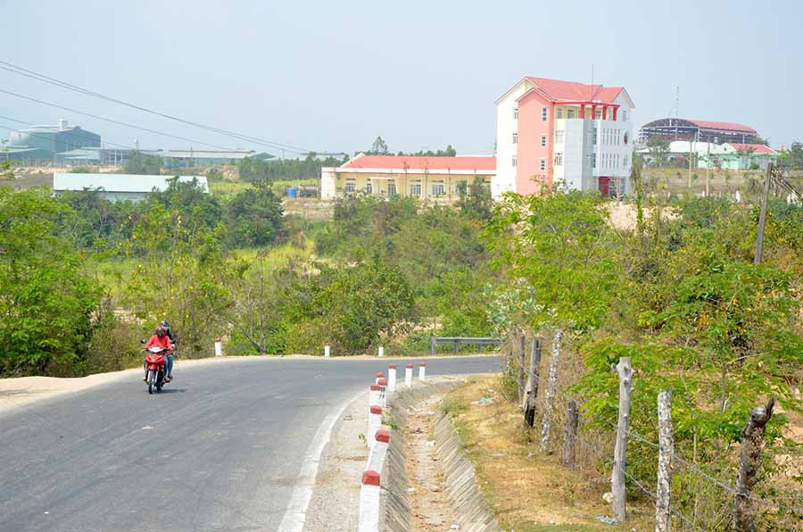 Quốc lộ 25 đoạn đầu xã Chư Ngọc (Krông Pa). Ảnh: Đức Phương