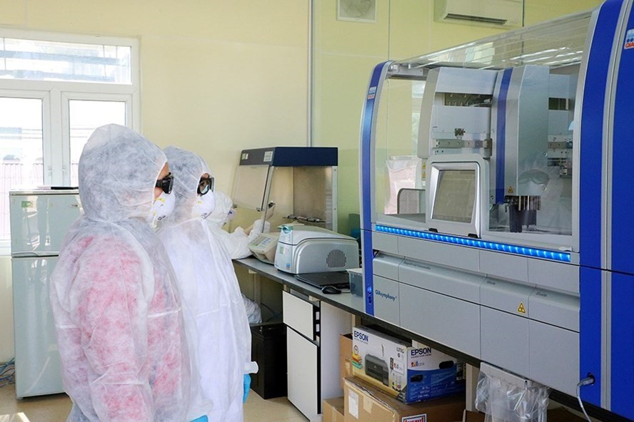 Nhiều địa phương đang kiểm tra lại việc mua máy xét nghiệm COVID-19. Ảnh: CTV Nhiều địa phương đang kiểm tra lại việc mua máy xét nghiệm COVID-19. Ảnh: CTV