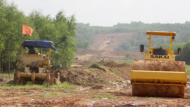 Dự án cao tốc Cam Lộ - La Sơn là một trong số ít dự án đạt tỷ lệ GPMB cao - Ảnh Đình Quang Dự án cao tốc Cam Lộ - La Sơn là một trong số ít dự án đạt tỷ lệ GPMB cao - Ảnh Đình Quang