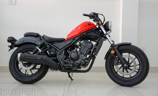 Nên rửa sạch xe làm sạch bùn đất bám trên xe