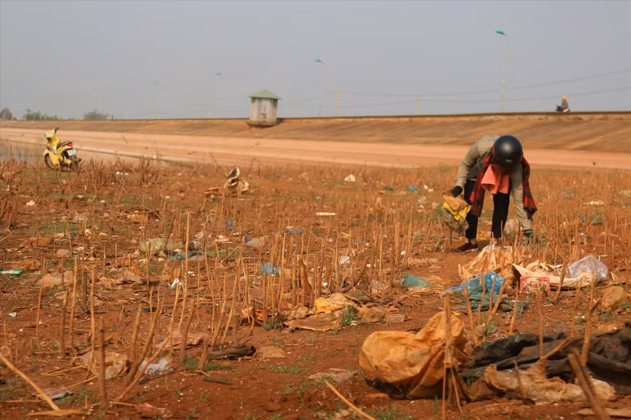 Một số hồ đập ở Đắk Lắk đã cạn nước do khô hạn kéo dài và trời không mưa. Ảnh: B.T