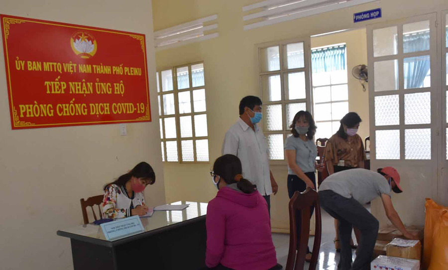 Ủy ban MTTQ Việt Nam TP. Pleiku-nơi tiếp nhận những tấm lòng hảo tâm. Ảnh: Hà Phương